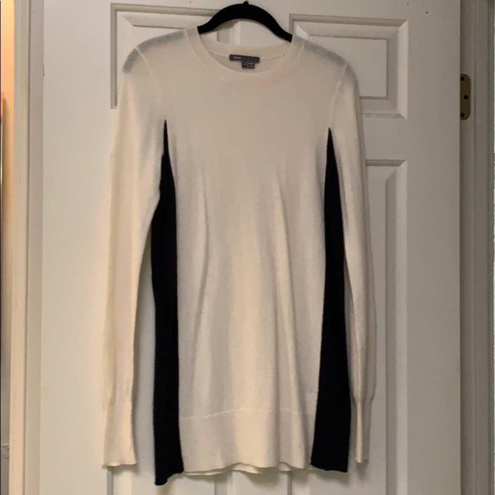 Vince cashmere cream top w/ slimming black panels